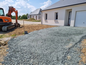 Création d'un parking à Vay avec pose de dalles alveolaires