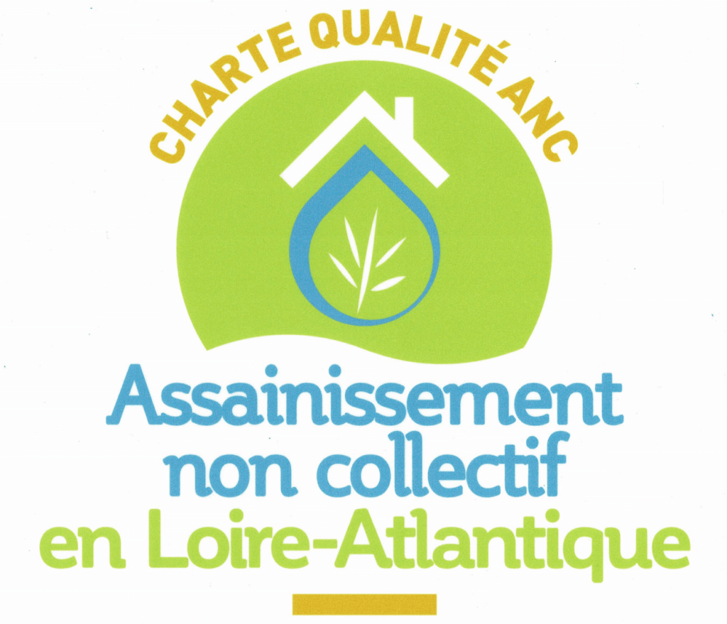 Charte Qualité ANC - Assainissement en Loire-Atlantique Logo Charte Qualité ANC : Assainissement non collectif en Loire-Atlantique avec goutte d'eau et toit de maison stylisés.